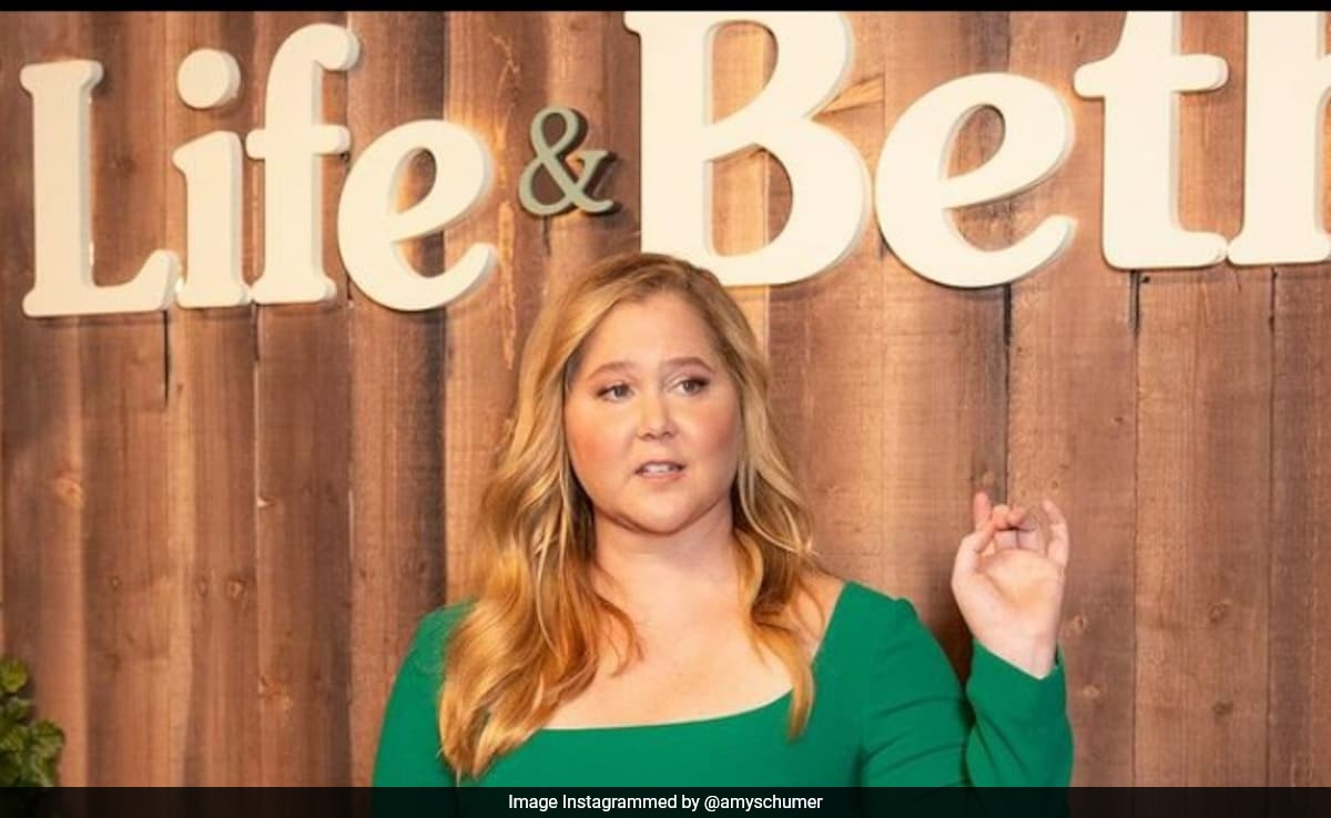 Actor Amy Schumer Says She Has Cushing's Syndrome. All About The Disorder