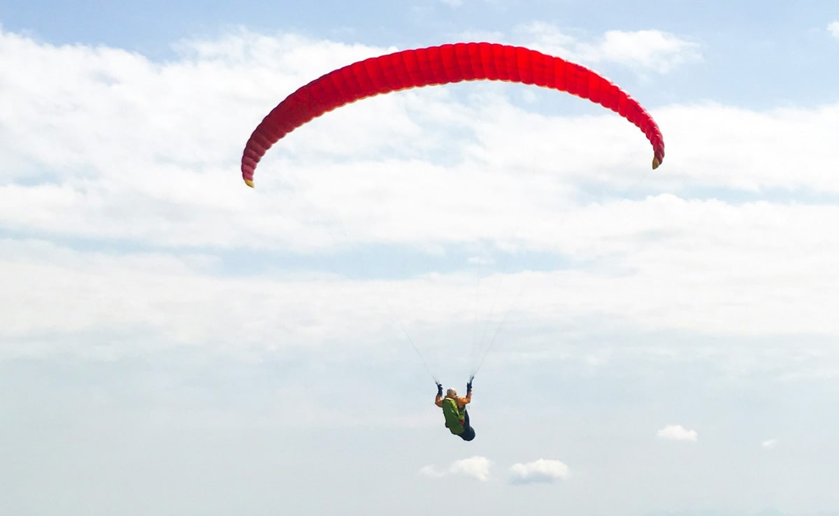 Hyderabad Man Killed In Paragliding Accident in Himachal, Pilot Arrested