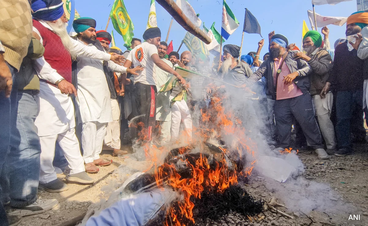 Farmers' March Paused Till Feb 29, Protesters To Hold Ground At Borders