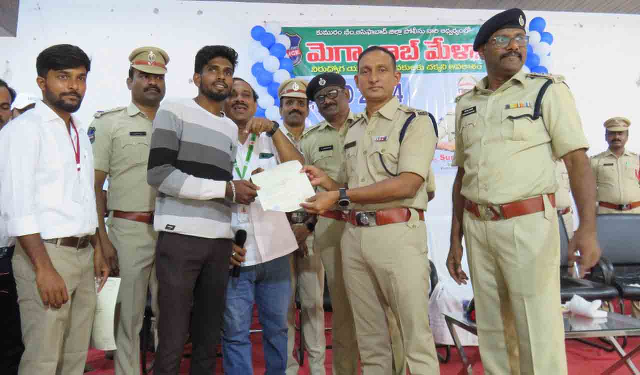 Over 800 candidates get placement in police mega job mela in Asifabad