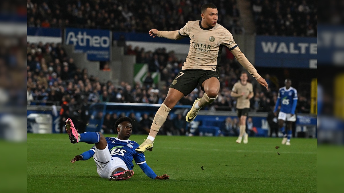 Kylian Mbappe Gifted Goal As Paris Saint-Germain Beat Strasbourg