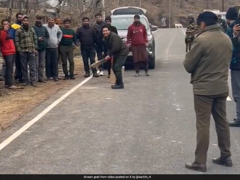 "Kaun Hai Bowler?": Tendulkar Plays Cricket With Locals In Gulmarg. Watch