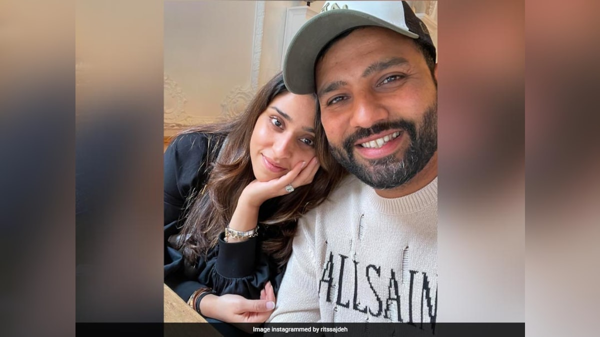 Rohit's Wife's Sensational Reply As MI Coach Justifies Captaincy Change