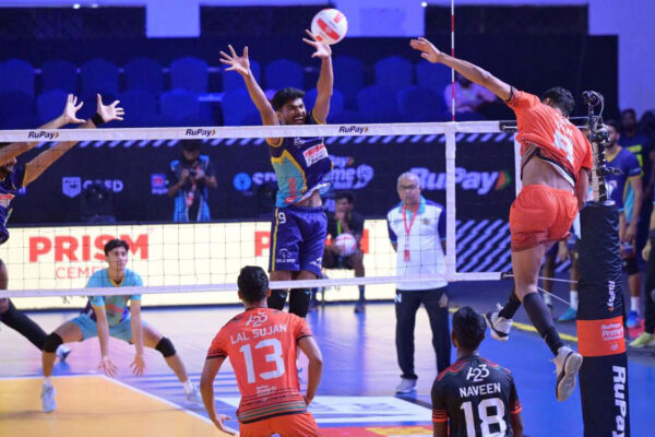 Prime Volleyball League: Hyderabad Black Hawks lose to Delhi Toofans in tense battle