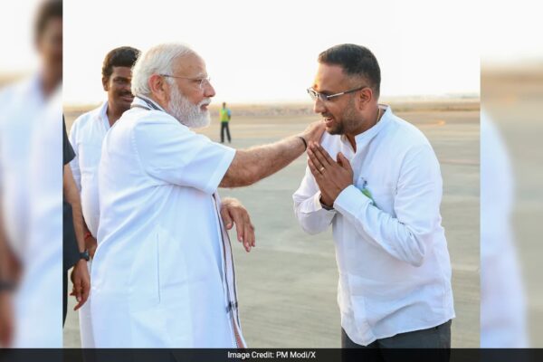 At Chennai Airport, PM Modi's "Special Interaction" With BJP Worker