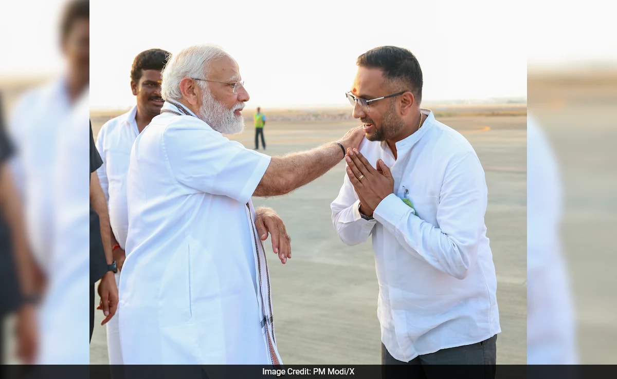 At Chennai Airport, PM Modi's "Special Interaction" With BJP Worker