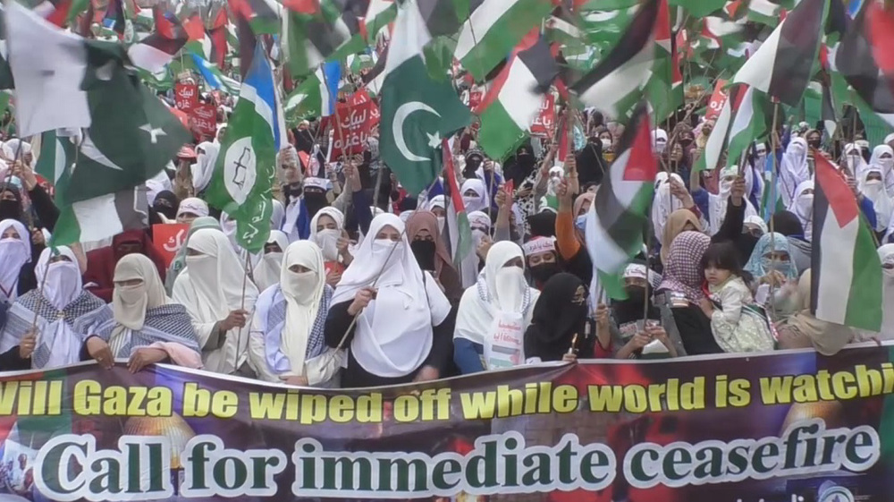 People in Pakistan hold Gaza march in support of Palestinian people