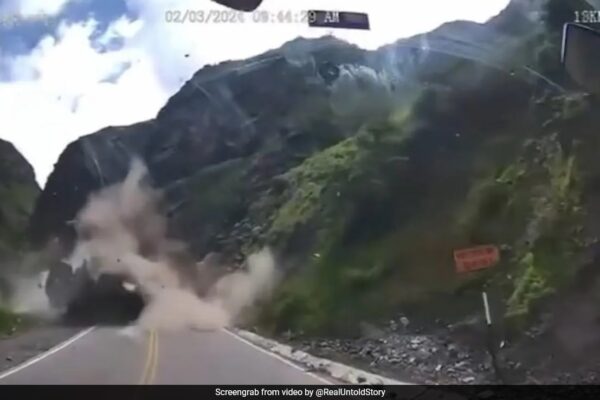 Video: Moment When Huge Boulders Crush Moving Trucks In Peru