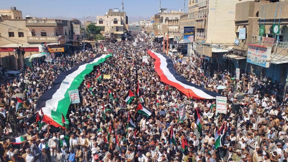 Yemenis stage massive pro-Palestine rally, vow to up anti-Israel strikes