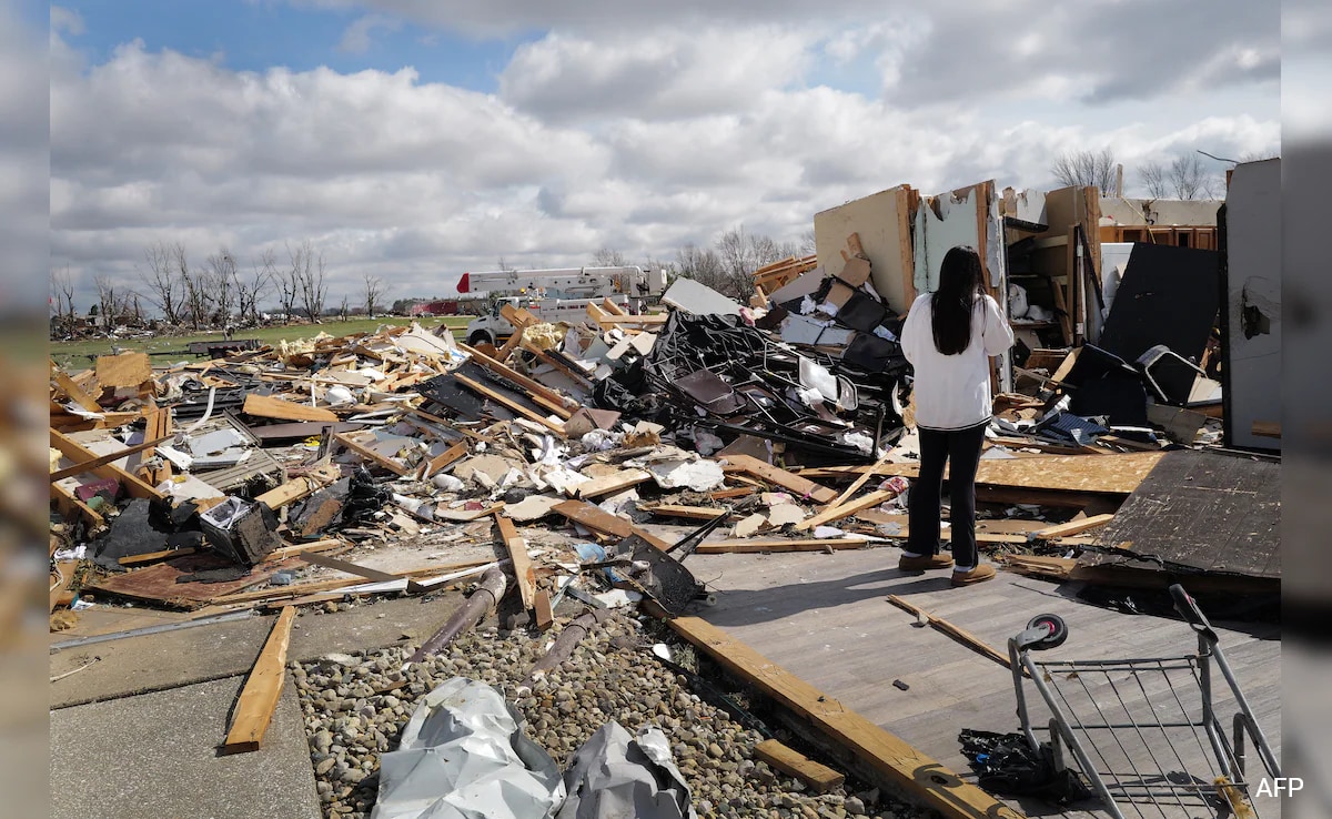 3 Killed As Powerful Tornadoes, Storms Roar Through 3 US States