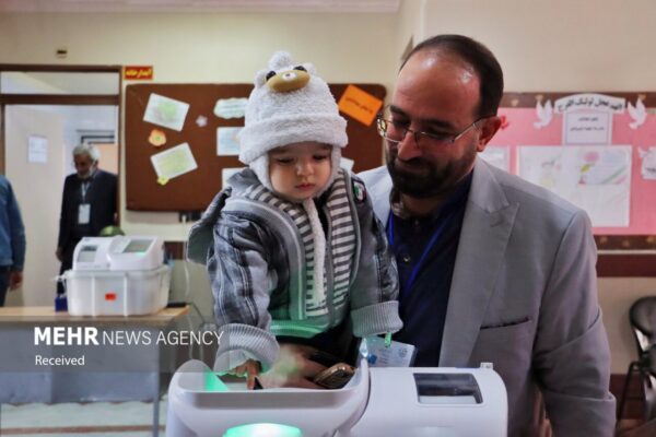 Polling station in Qom