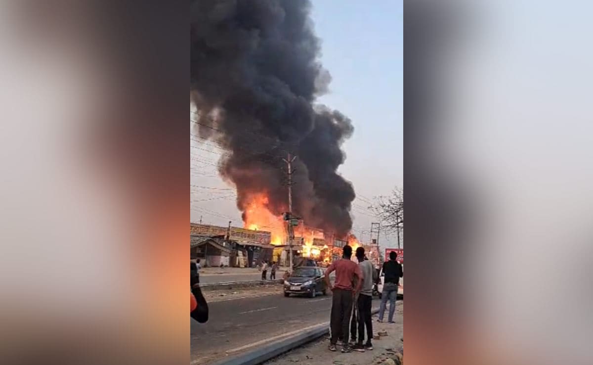 Video: Massive Fire At Eateries In Greater Noida Market