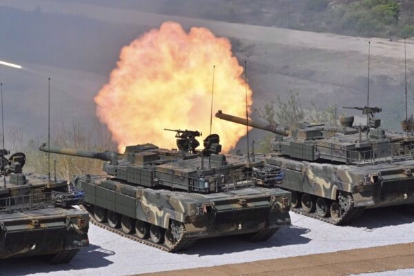 Warmonger at the gates: S Korea, US launch war games near North