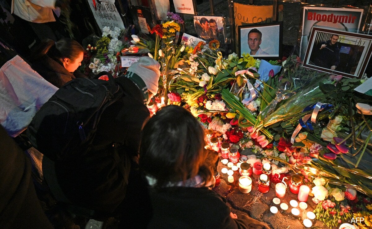 67 People Marking Alexei Navalny's Funeral Detained By Russian Police, Says NGO