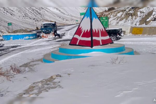 650 Roads Including 5 Highways Closed Due To Snowfall In Himachal