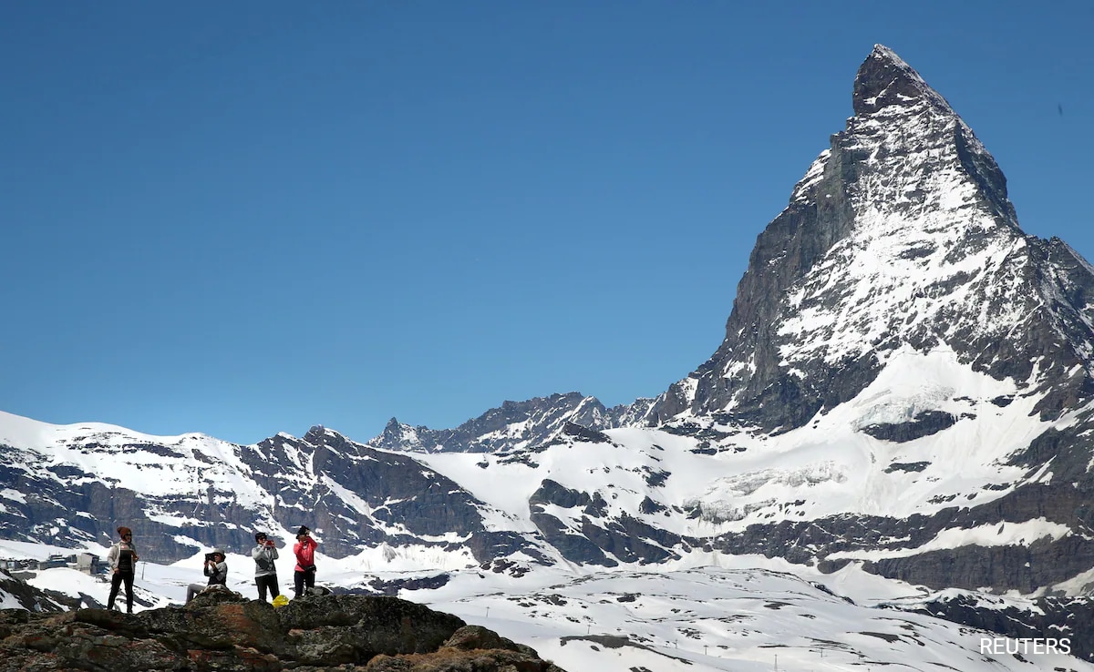 Five Skiers Found Dead, One Missing In Swiss Alps Tragedy