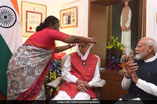 President Confers Bharat Ratna On LK Advani With Veep, PM Modi In Attendance