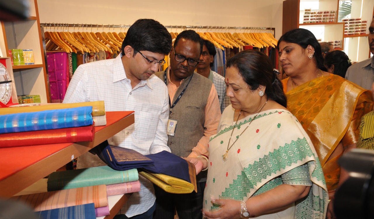 Hyderabad: New Cottage Emporium opens at Salar Jung Museum