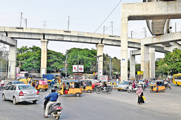 Hyderabad: Utter chaos reigns at this crossroads