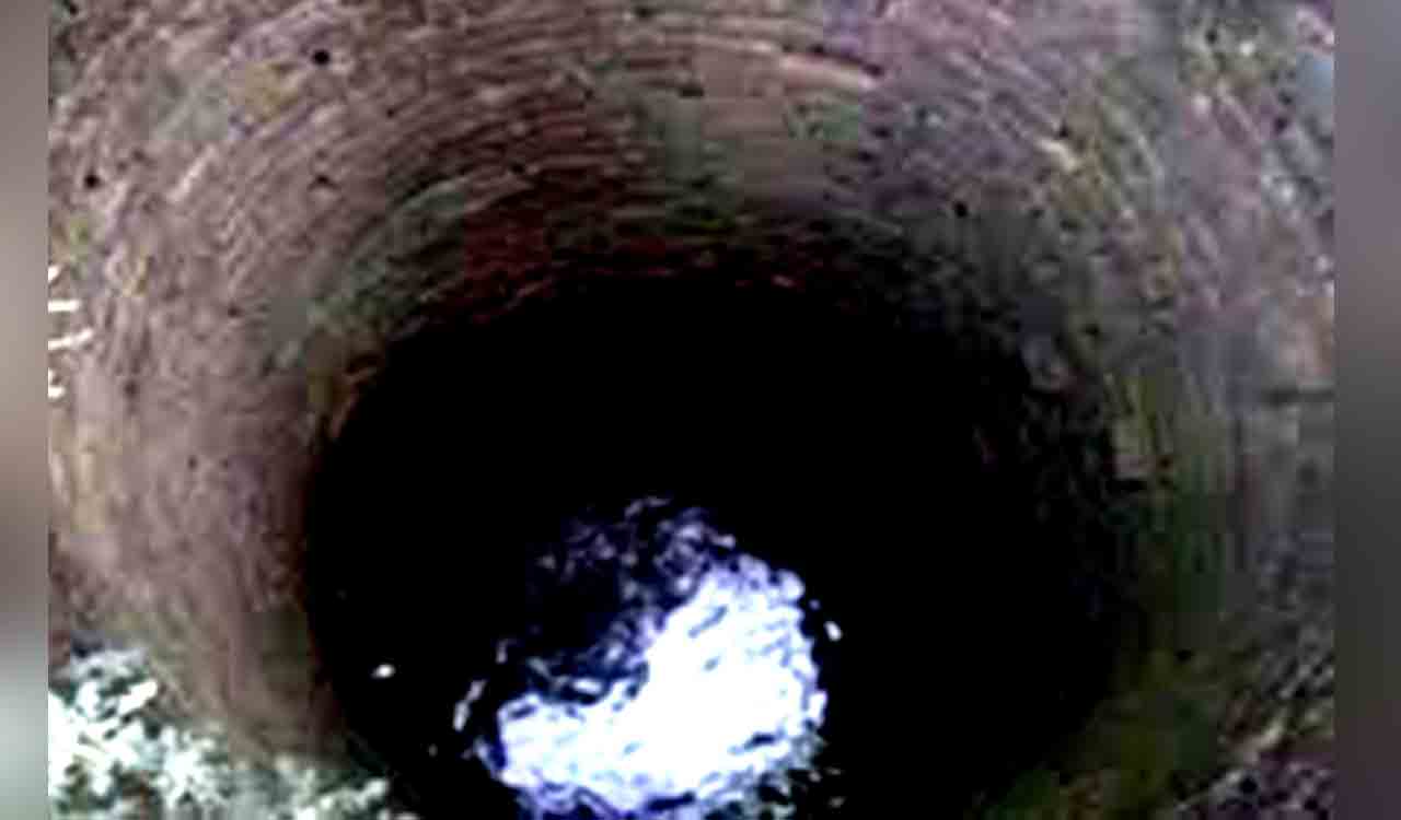 Despite tiff, wife saves husband who jumped into well in UP village