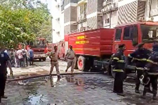 Fire breaks out in Mumbai biz park, at least 40 staffers rescued