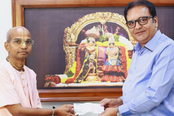 Narsingh Cloth Emporium donates generously to Hare Krishna Heritage Tower Project