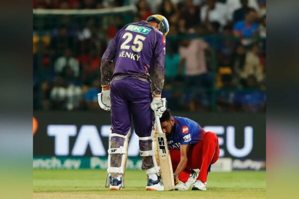 Heartwarming moment: Mohammad Siraj helps tie Iyer’s shoelace in IPL match