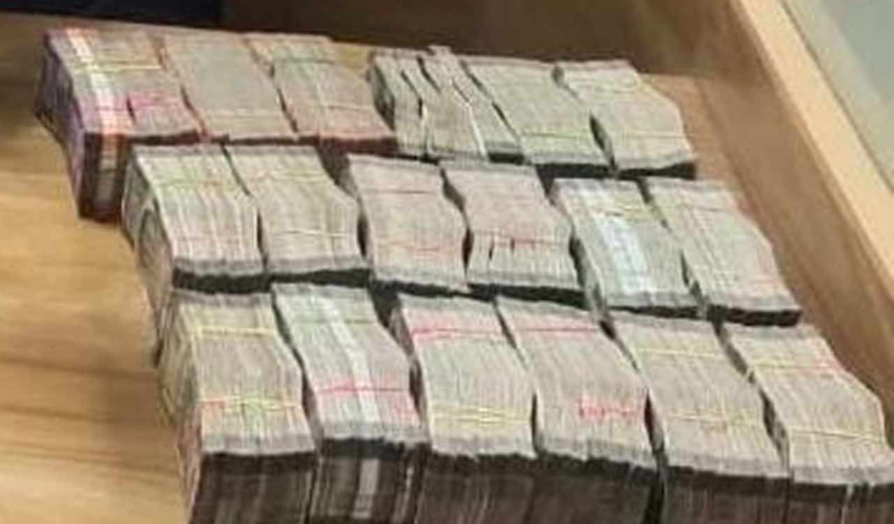 Hyderabad: Cyberabad SOT Madapur unit seizes 50 lakh hawala money