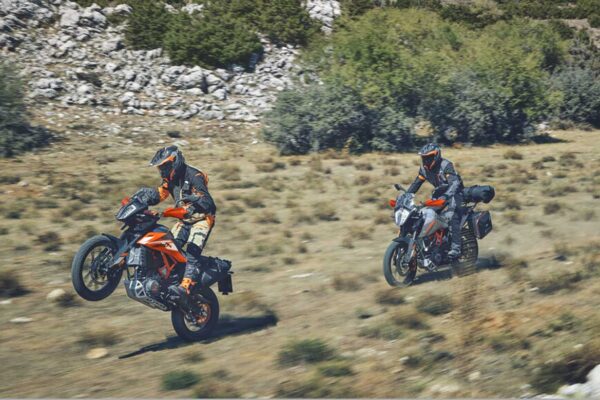 KTM unveils new colour options for RC and Adventure ranges-Telangana Today