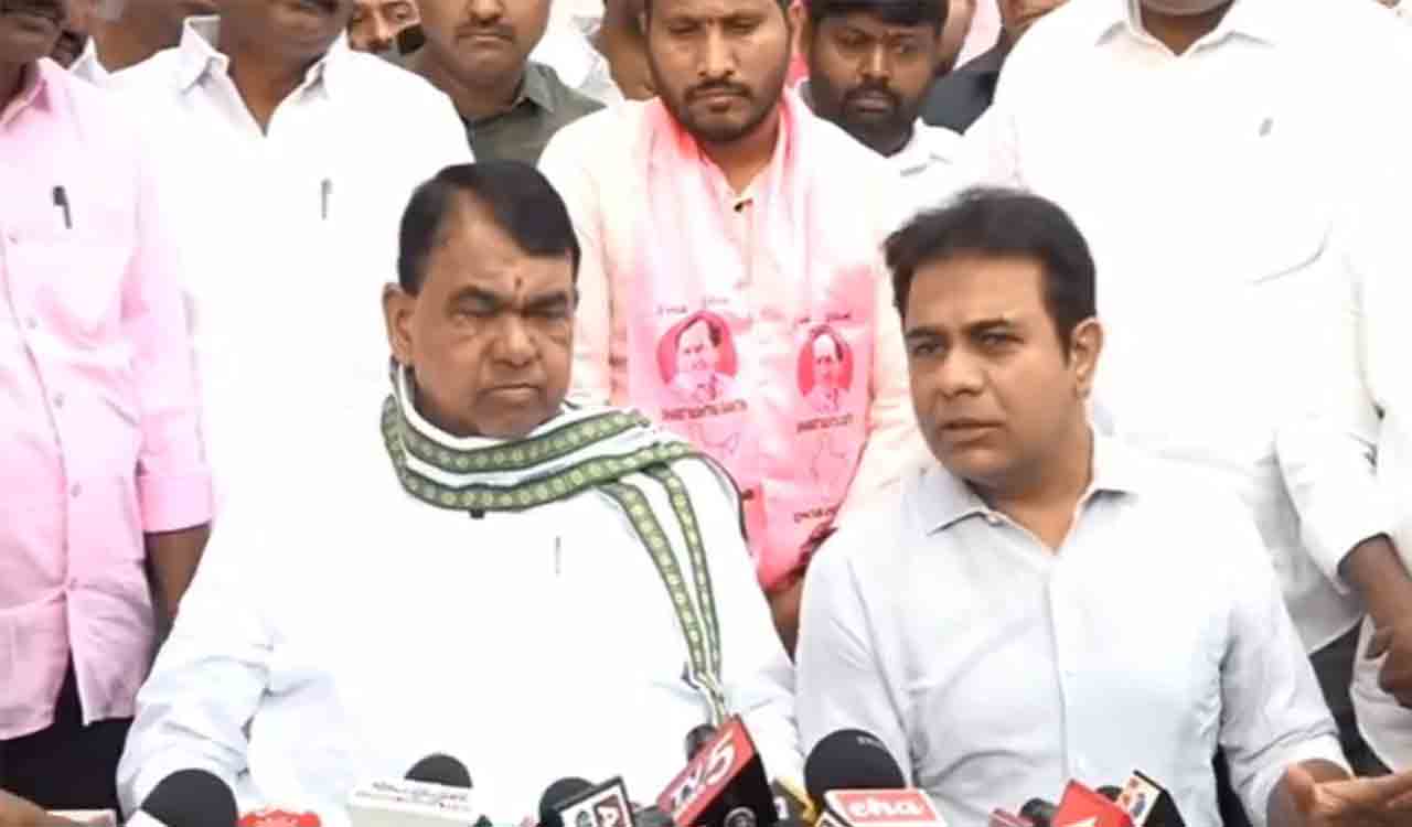 Govt failing to protect farmers’ interests, says KTR