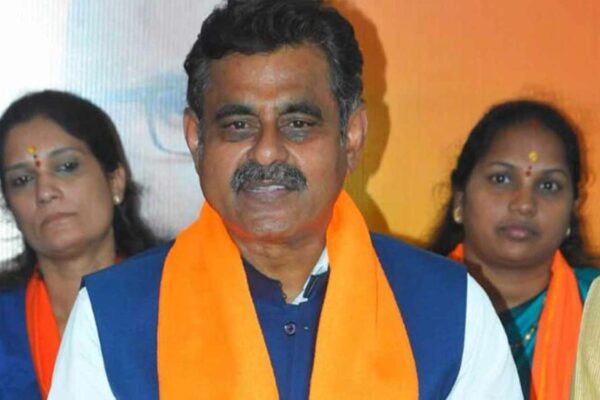 Vishweshwar Reddy accuses Congress of politicising Medigadda