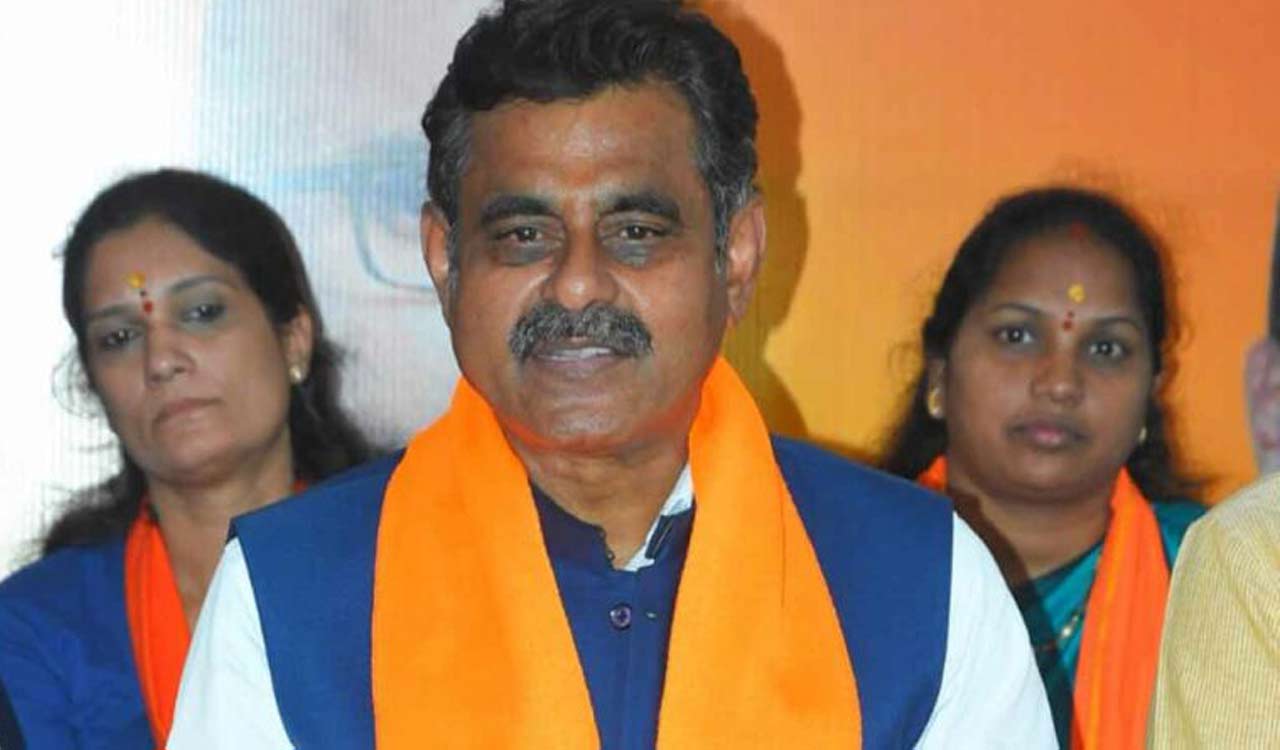 Vishweshwar Reddy accuses Congress of politicising Medigadda