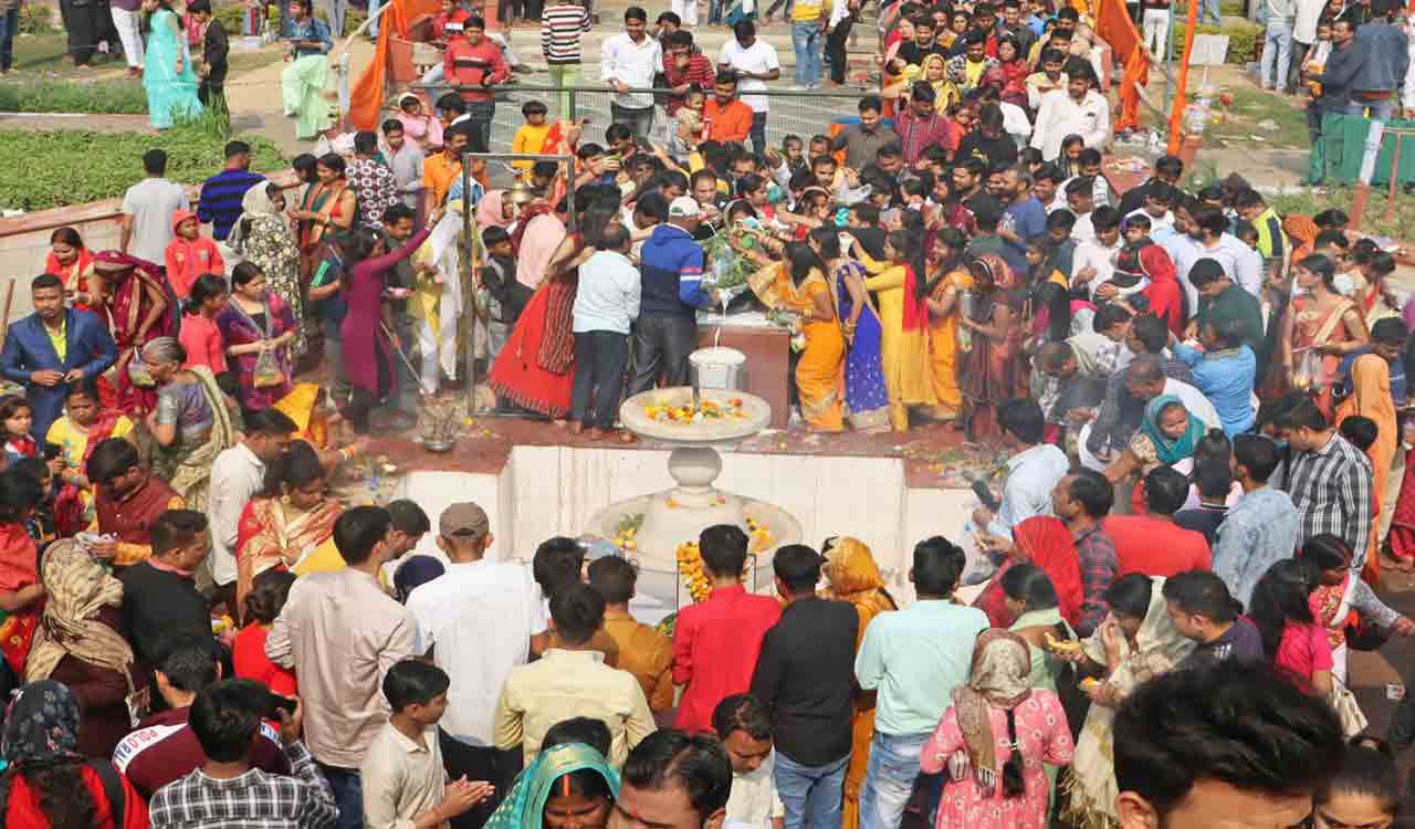 Maha Shivratri celebrations begin amid tight security in UP