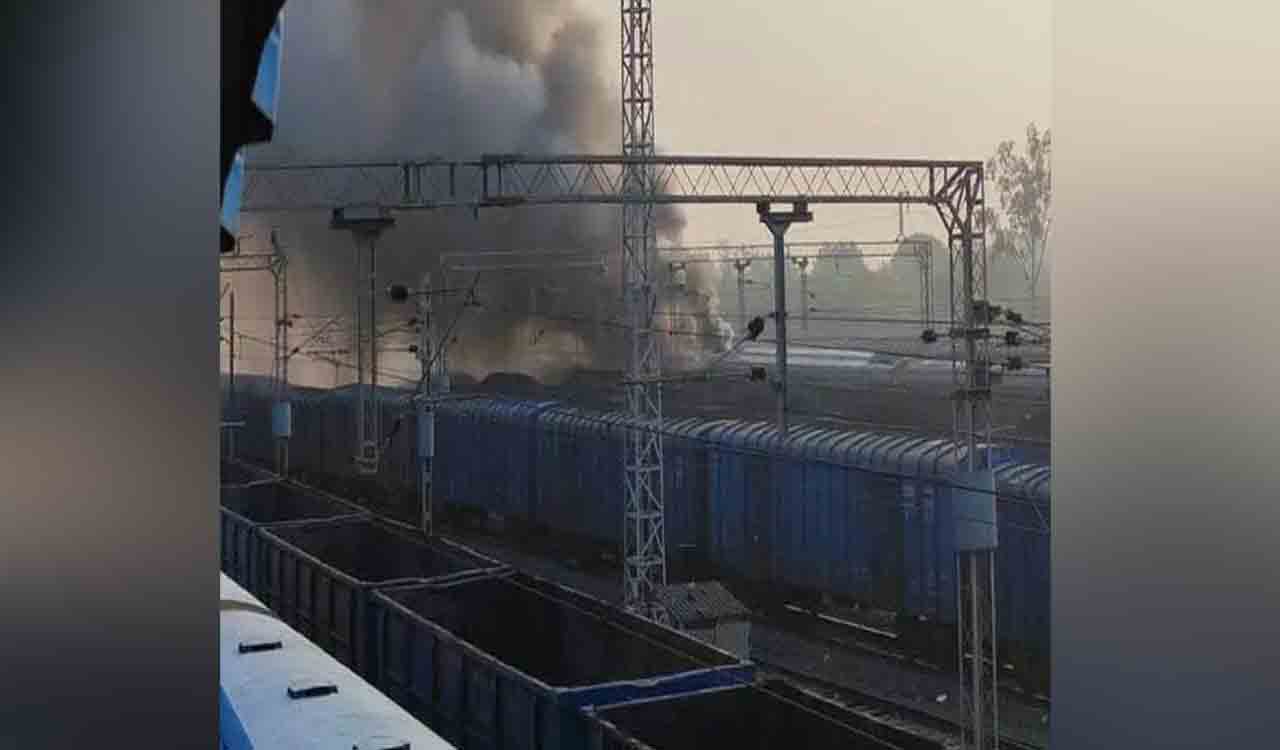 Hanamkonda: Major fire breaks out at Kazipet railway station