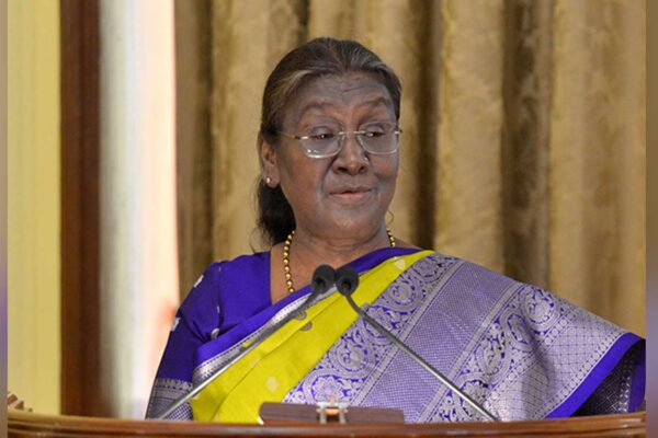 President Droupadi Murmu extends Holi greetings, emphasizes unity