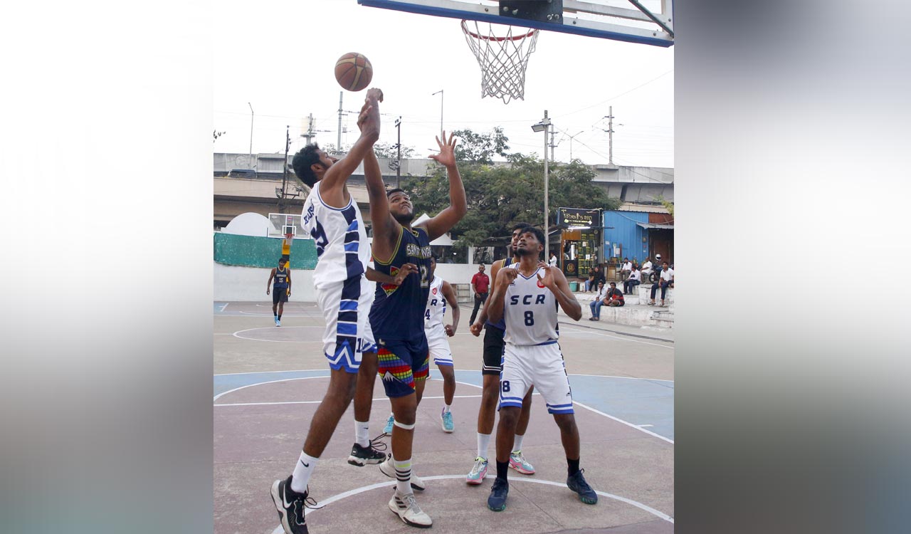 SCR hoopsters impress, enter final