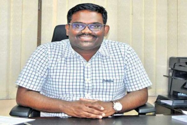 Nizamabad Collector asks poll staff to check flow of cash, liquor