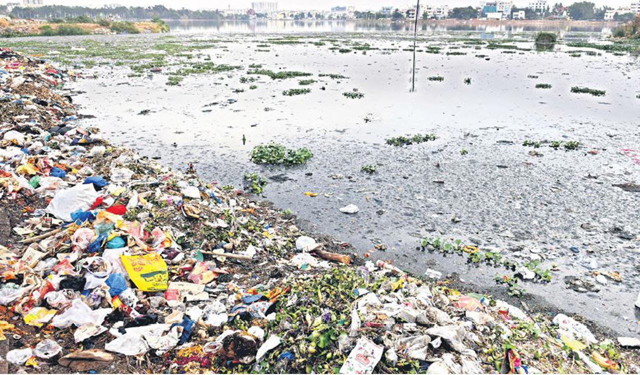 Hyderabad: Saroornagar lake turns into floating dump