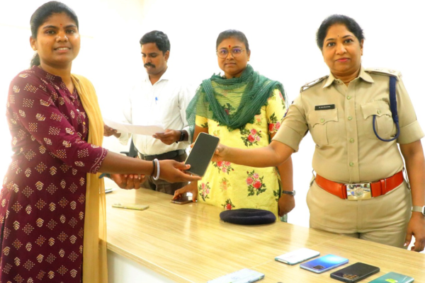 Siddipet Police traces 657 cell phones registered on CEIR