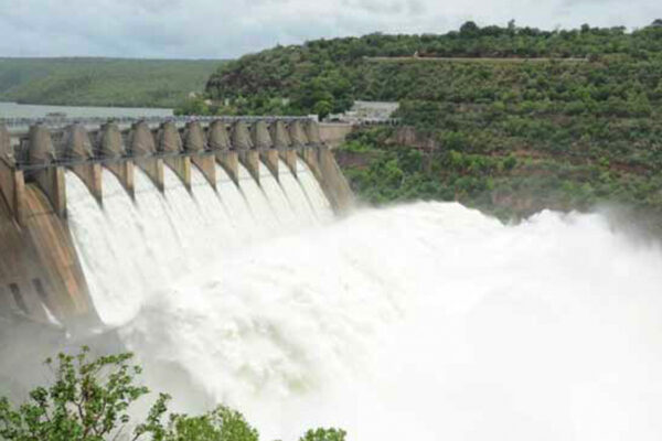 Srisailam Reservoir plunges below Minimum Draw Down Level, raises water worries for Telugu States