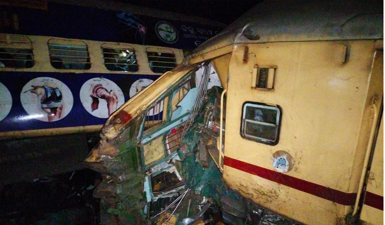 Andhra Pradesh train accident: Driver and Assistant driver were watching cricket on phone, says Railway Minister