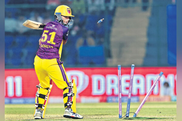 WPL: Mumbai Indians crush UP Warriorz by 42 runs, climb to second spot