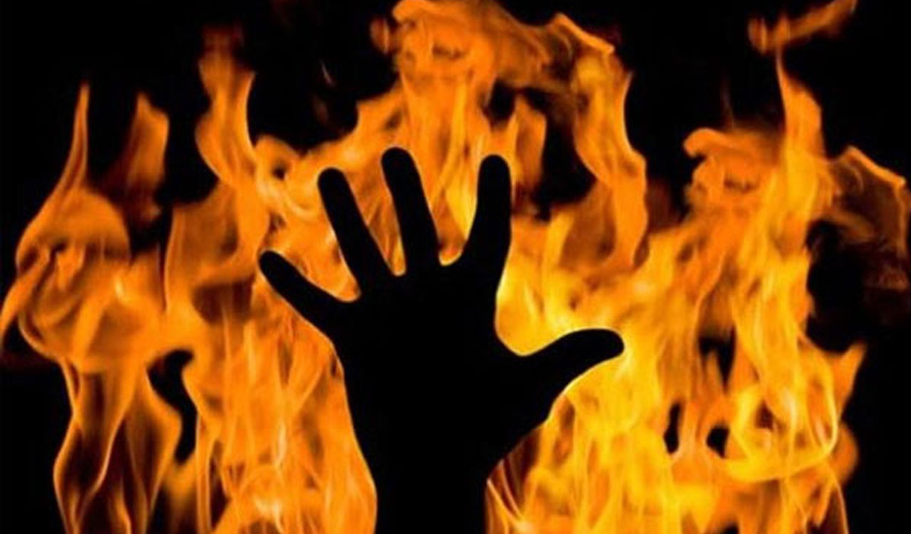 Newly-married woman found hanging, family burns in-laws alive in house