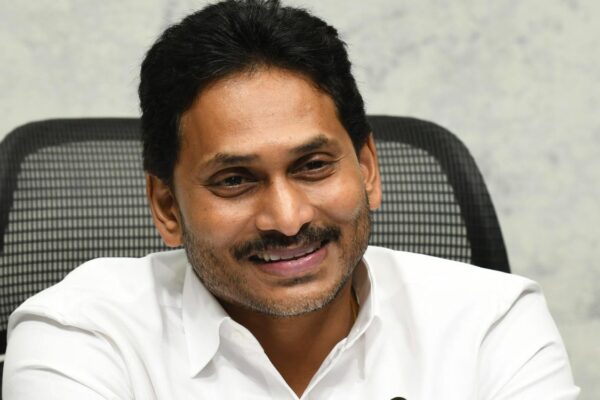 Andhra Pradesh CM disburses Rs 709 crore under Jagananna Vidya Deevena scheme