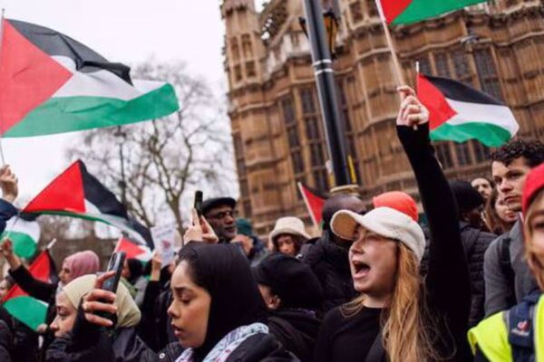 UK mulls ban on MPs supporting Palestine