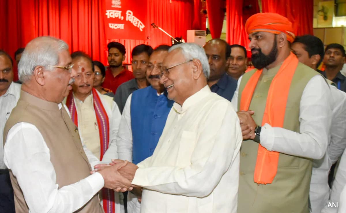 Nitish Kumar Distributes Portfolios, Retains Home, General Administration