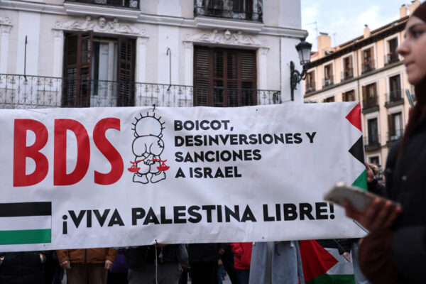 Hundreds demand Gaza ceasefire outside Spain’s Foreign Ministry