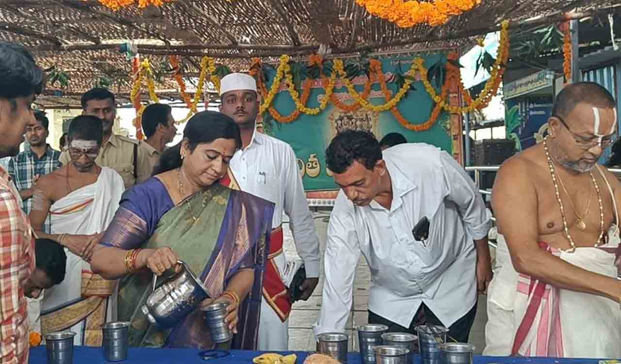 Kothagudem: Free buttermilk distribution started at Bhadradri