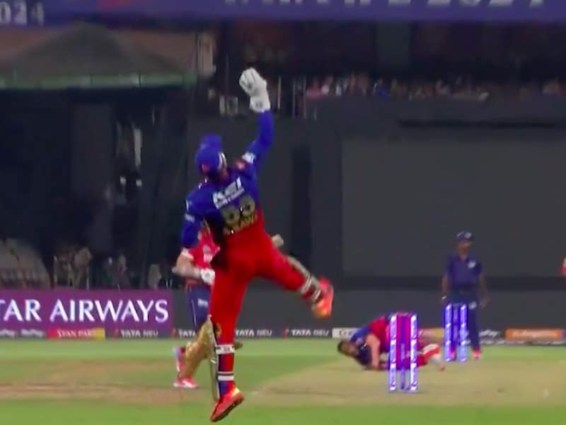 Watch: RCB Star Risks Serious Injury, Yet Takes Stunning Catch vs PBKS