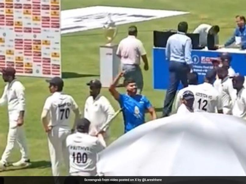 Watch: Iyer Dances Post Mumbai's Ranji Win. Internet Talks About Back Pain